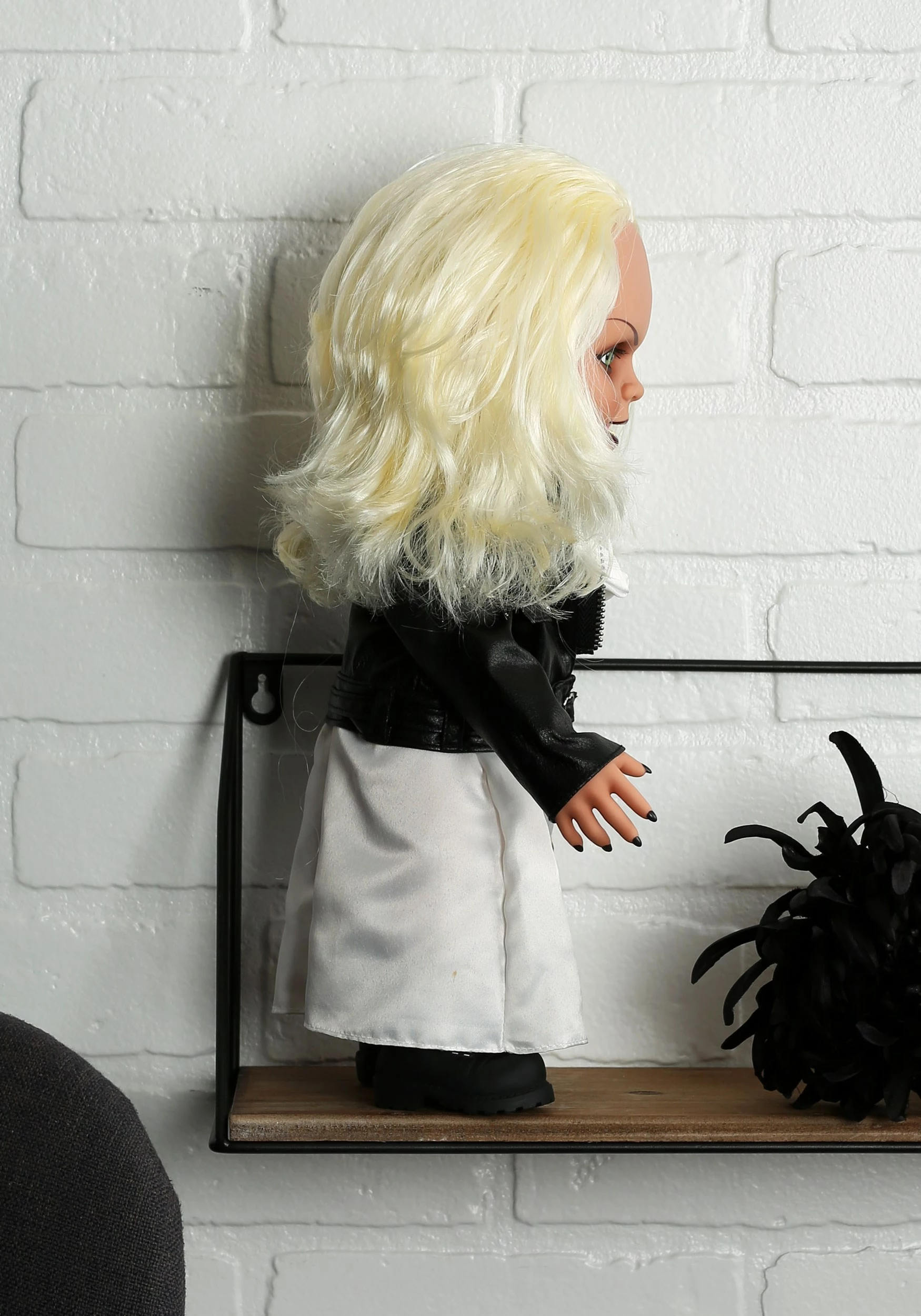 Mezco Toyz Bride Of Chucky Tiffany 15" Talking Doll 3 Mezco Toyz Bride Of Chucky Tiffany 15" Talking Doll - Image 3