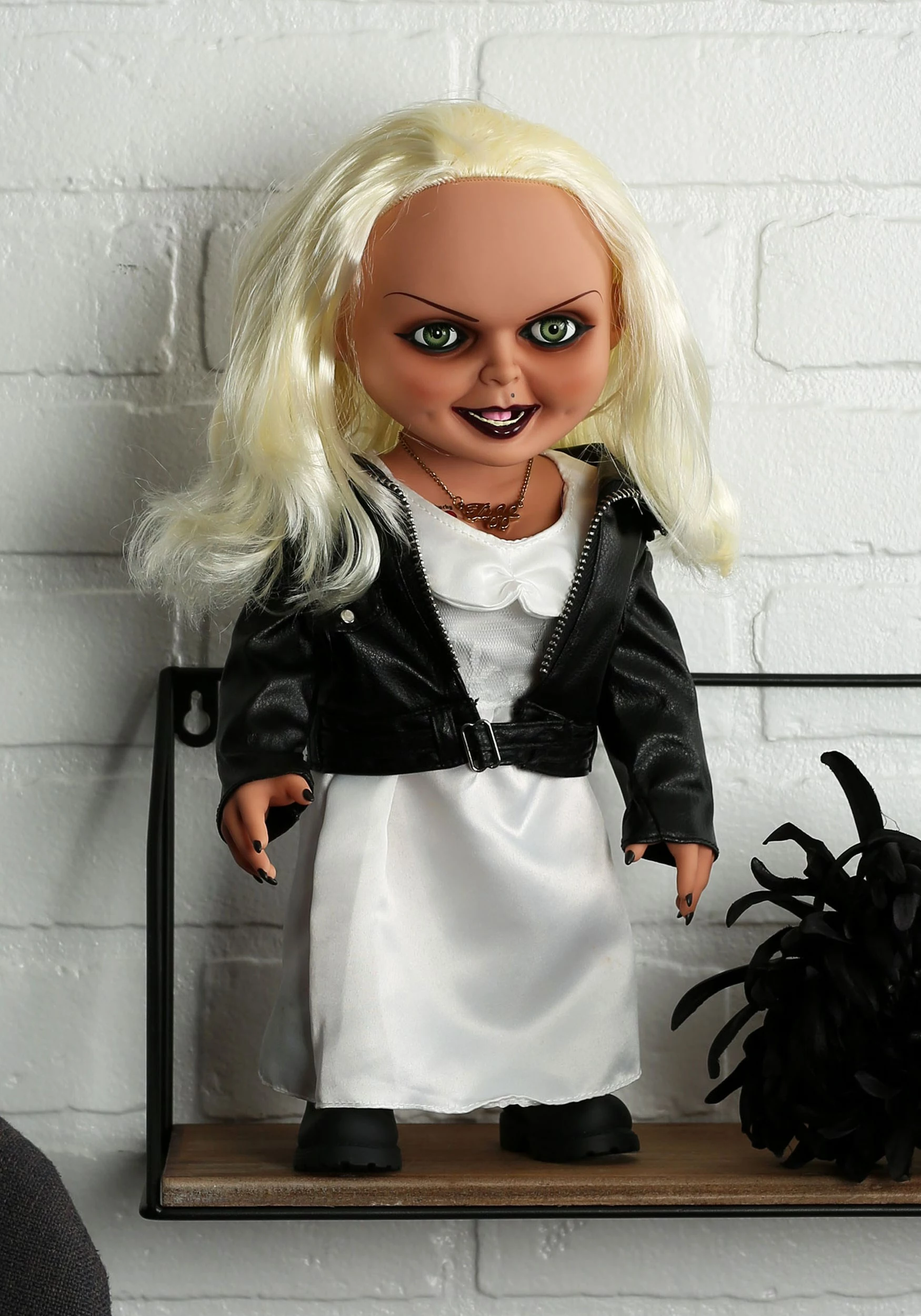 Mezco Toyz Bride Of Chucky Tiffany 15" Talking Doll 1 Mezco Toyz Bride Of Chucky Tiffany 15" Talking Doll