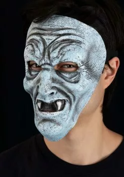 Oktober Studios Classic Vampire Mask For Adults