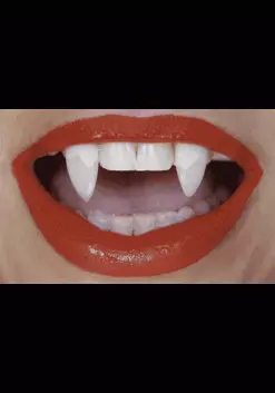 Scarecrow Inc. Default Up Retractable Fangs