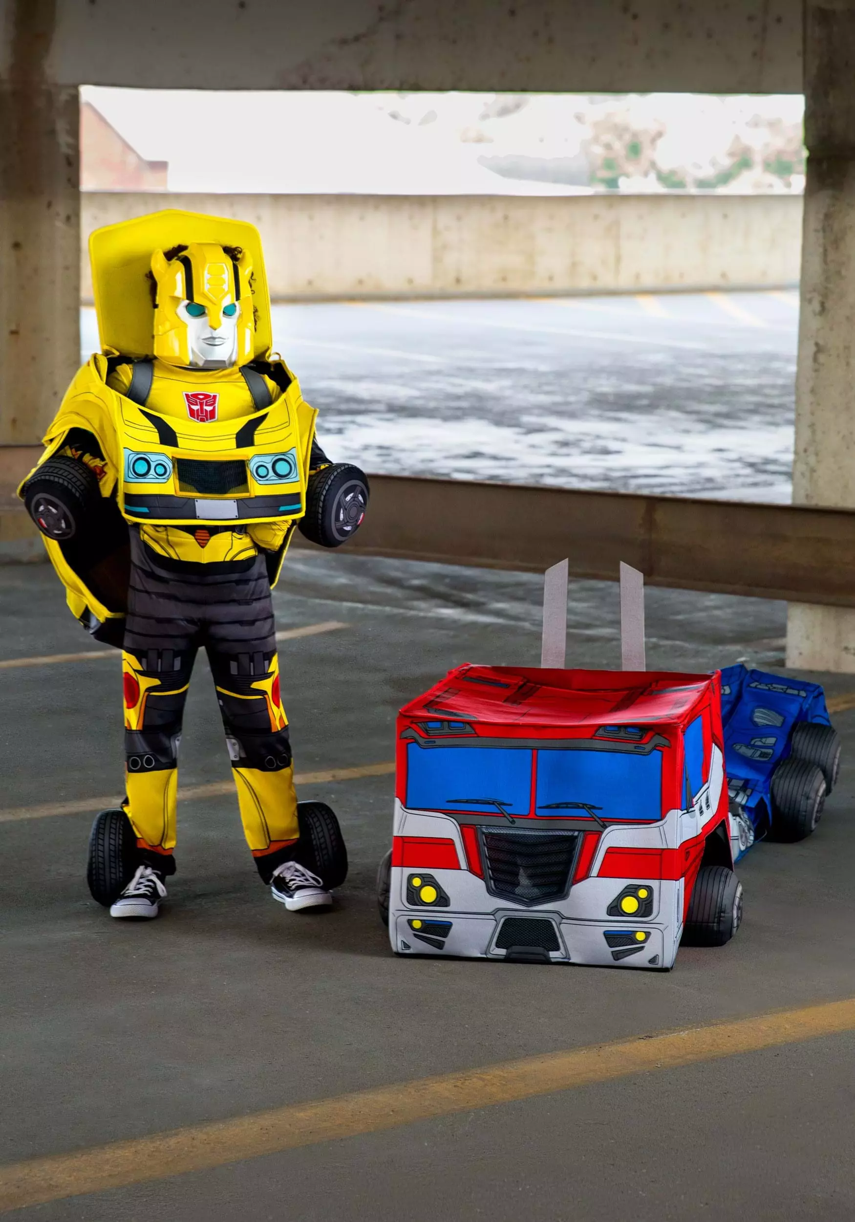 Disguise Limited Adult Transformers Optimus Prime Converting Costume 5 Disguise Limited Adult Transformers Optimus Prime Converting Costume - Image 5