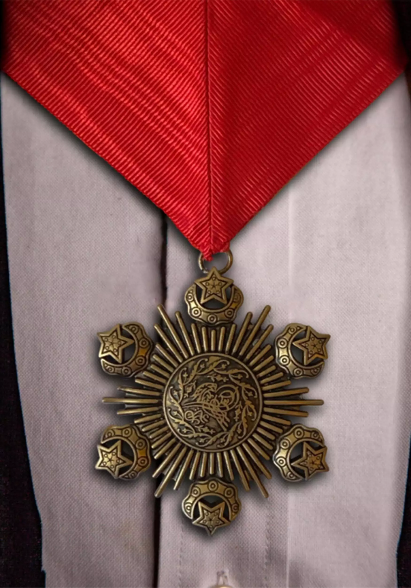 TRICK OR TREAT STUDIOS Universal Monsters Dracula Medallion Costume Accessory 2 TRICK OR TREAT STUDIOS Universal Monsters Dracula Medallion Costume Accessory - Image 2