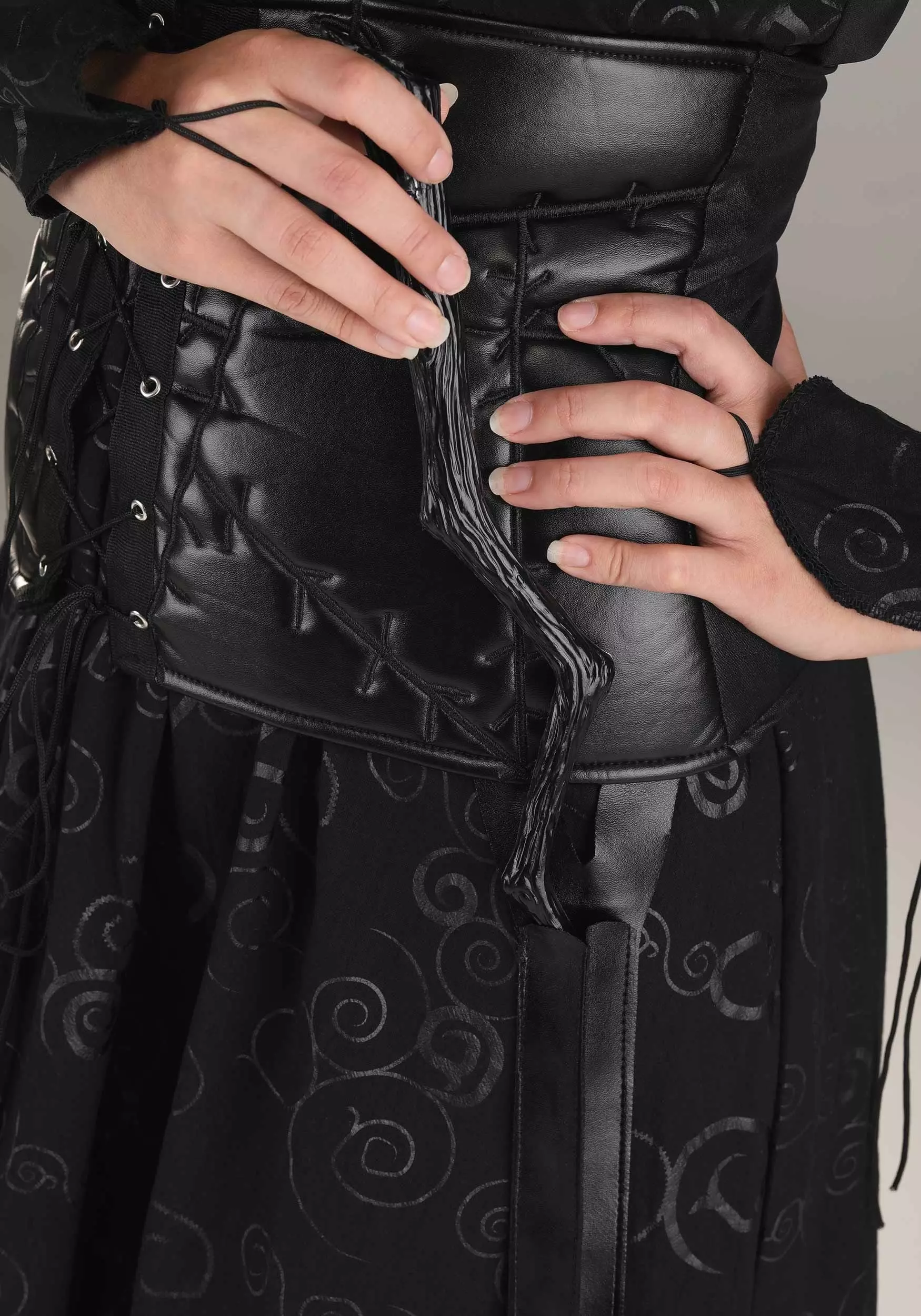 Jerry Leigh Harry Potter Women's Deluxe Bellatrix Costume 5 Jerry Leigh Harry Potter Women's Deluxe Bellatrix Costume - Image 5